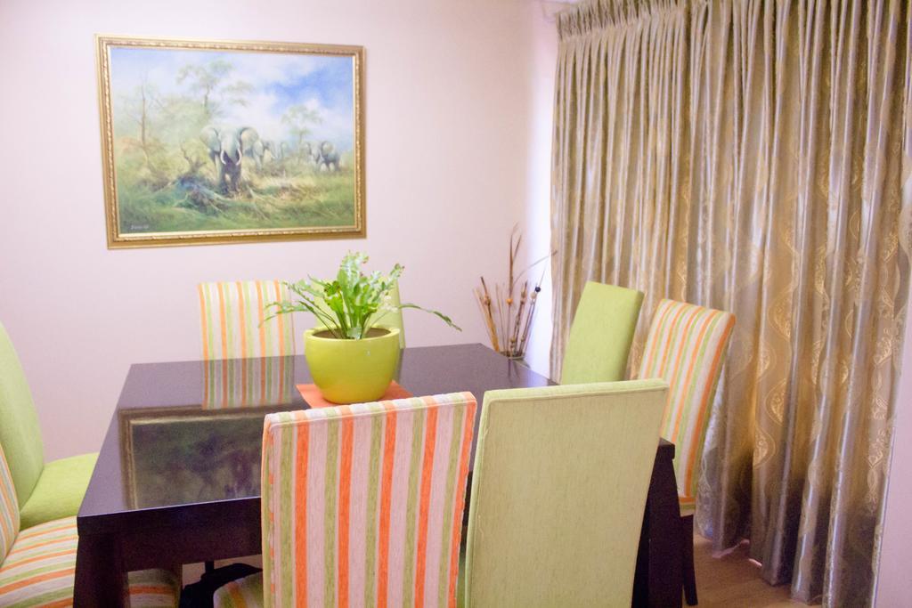 Khuvena Guesthouse Randburg Bagian luar foto