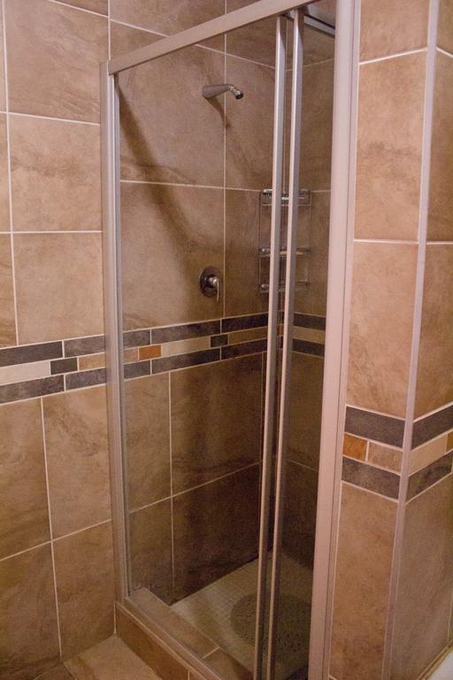 Khuvena Guesthouse Randburg Bagian luar foto