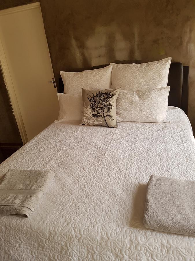 Khuvena Guesthouse Randburg Bagian luar foto