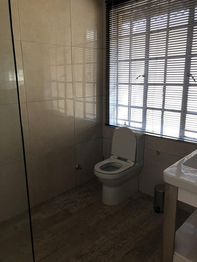 Khuvena Guesthouse Randburg Bagian luar foto