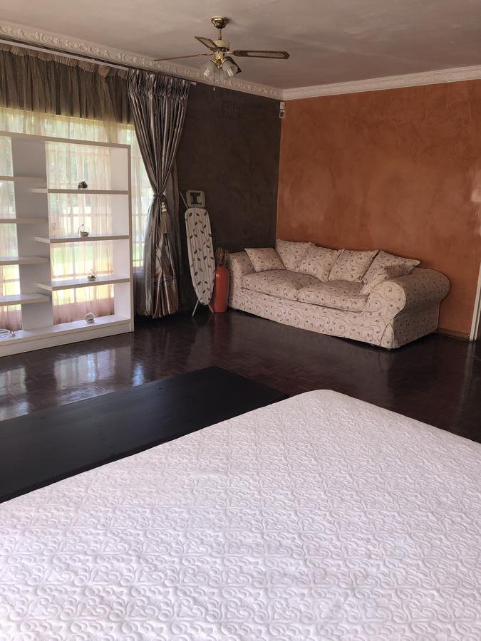 Khuvena Guesthouse Randburg Bagian luar foto
