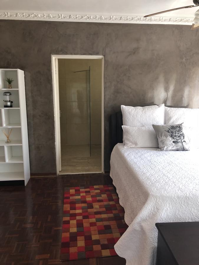 Khuvena Guesthouse Randburg Bagian luar foto