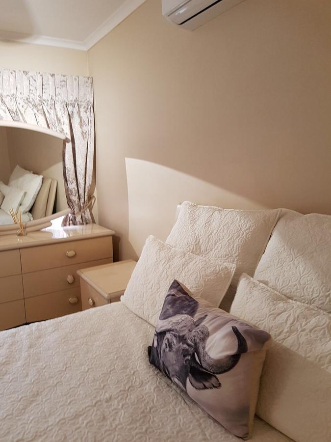 Khuvena Guesthouse Randburg Bagian luar foto