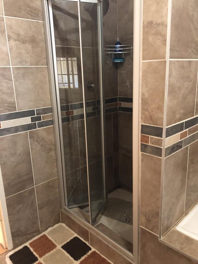 Khuvena Guesthouse Randburg Bagian luar foto