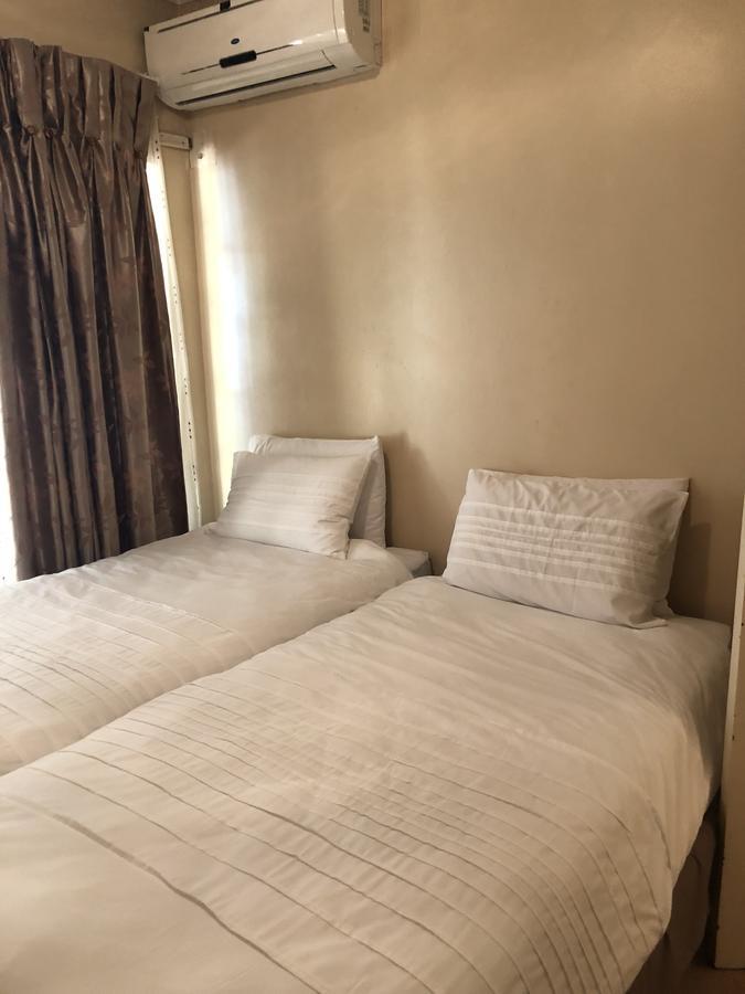 Khuvena Guesthouse Randburg Bagian luar foto
